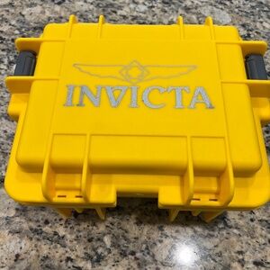 Invicta 3 watch set with diver case